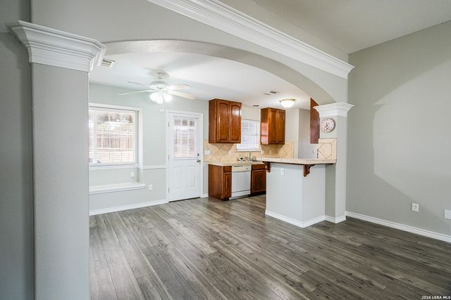 2811 Del Rio, San Antonio, TX 78203