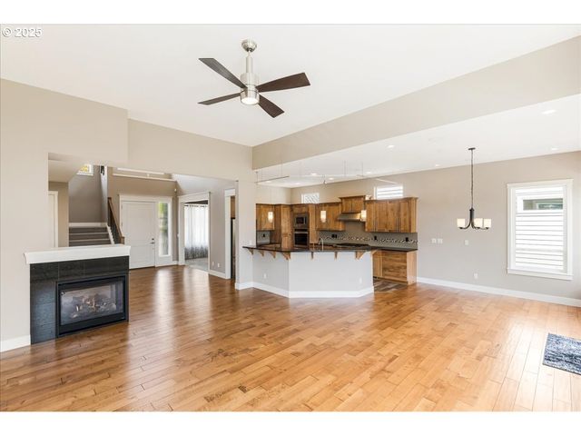 32092 Sw WILLAMETTE Way E, Wilsonville, OR 97070