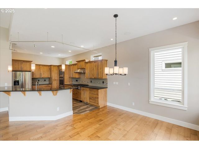 32092 Sw WILLAMETTE Way E, Wilsonville, OR 97070