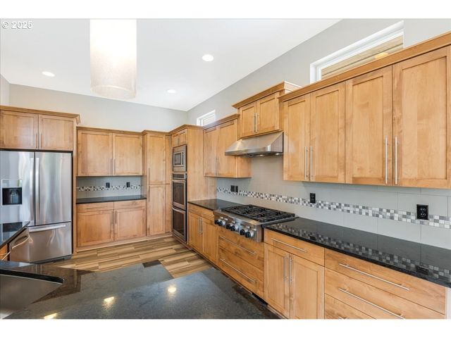 32092 Sw WILLAMETTE Way E, Wilsonville, OR 97070