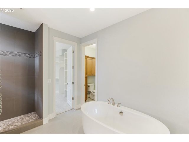 32092 Sw WILLAMETTE Way E, Wilsonville, OR 97070