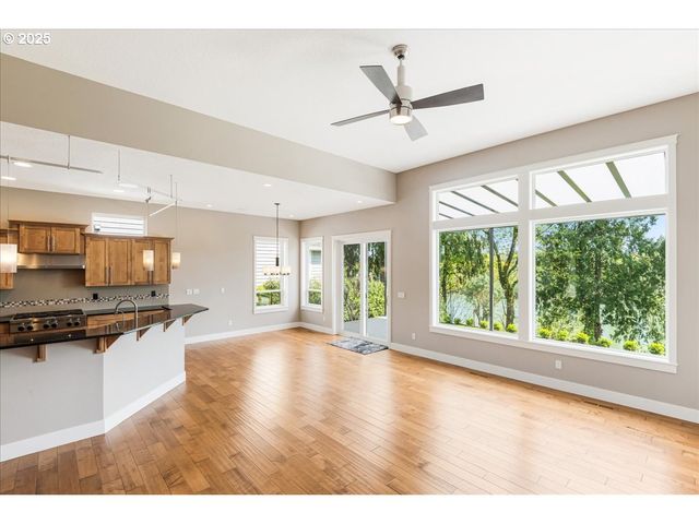 32092 Sw WILLAMETTE Way E, Wilsonville, OR 97070