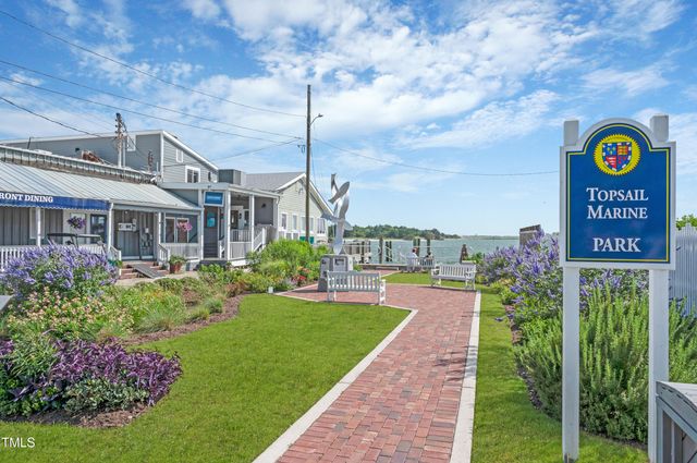 813 Broad Street, Beaufort, NC 28516