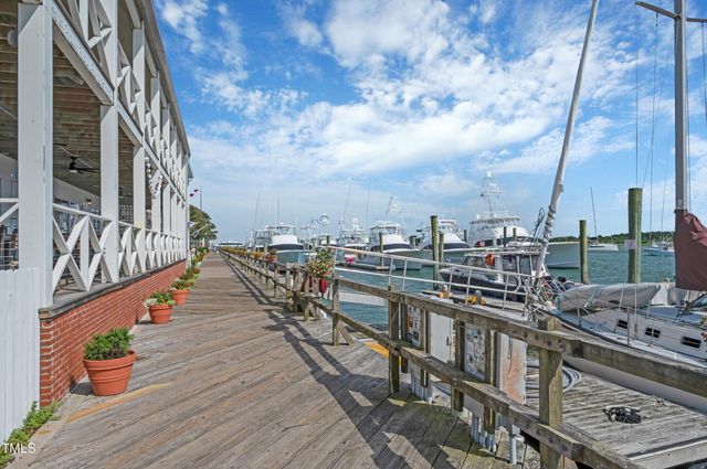 813 Broad Street, Beaufort, NC 28516