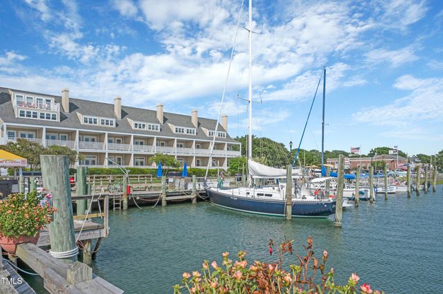 813 Broad Street, Beaufort, NC 28516