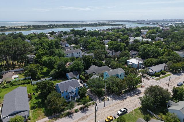813 Broad Street, Beaufort, NC 28516