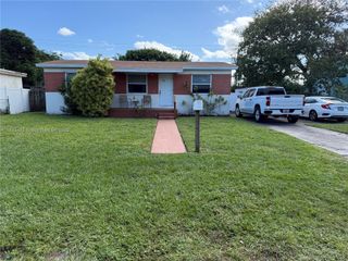 7508 Farragut St, Hollywood, FL 33024