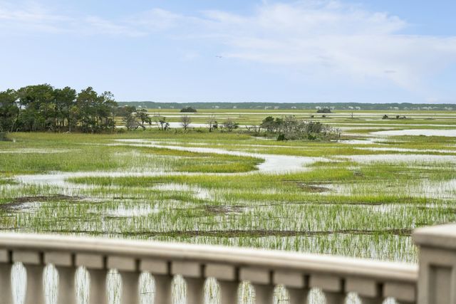 24 Seagrass Lane, Isle Of Palms, SC 29451