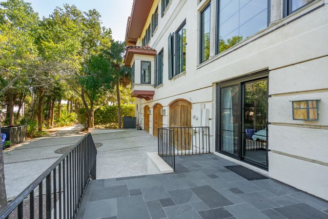 24 Seagrass Lane, Isle Of Palms, SC 29451