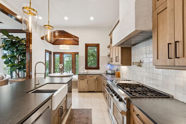 24 Seagrass Lane, Isle Of Palms, SC 29451