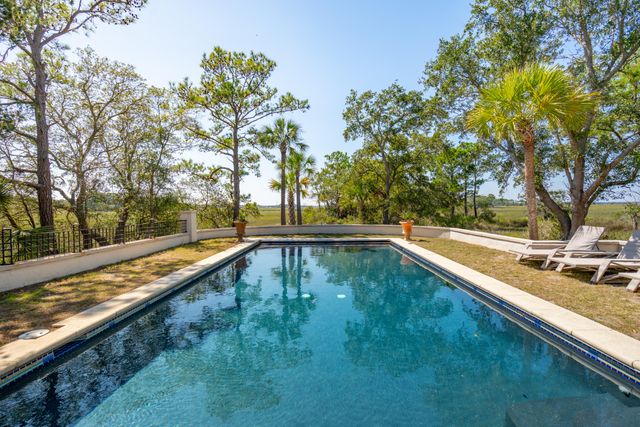 24 Seagrass Lane, Isle Of Palms, SC 29451