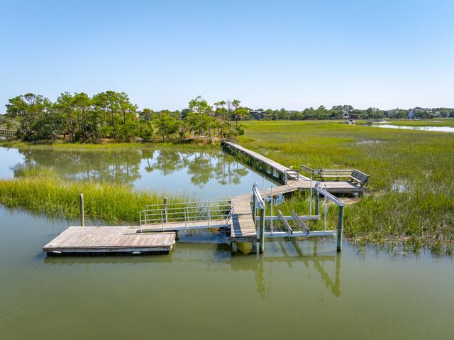 24 Seagrass Lane, Isle Of Palms, SC 29451