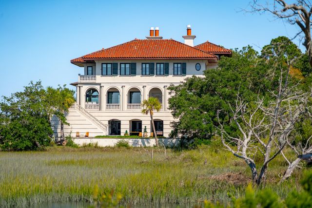 24 Seagrass Lane, Isle Of Palms, SC 29451