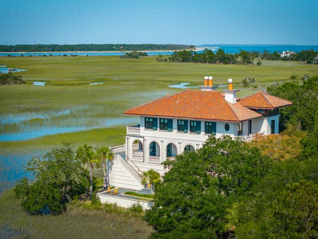 24 Seagrass Lane, Isle Of Palms, SC 29451