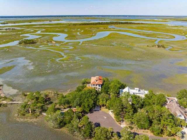 24 Seagrass Lane, Isle Of Palms, SC 29451
