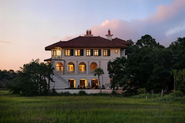 24 Seagrass Lane, Isle Of Palms, SC 29451