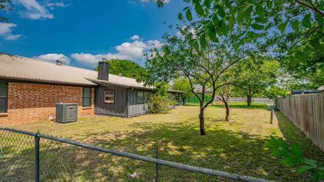 113 Wheeler Street, Glen Rose, TX 76043