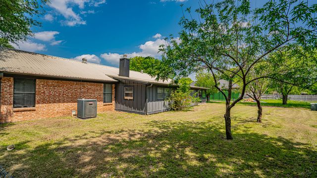 113 Wheeler Street, Glen Rose, TX 76043