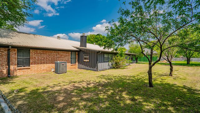113 Wheeler Street, Glen Rose, TX 76043
