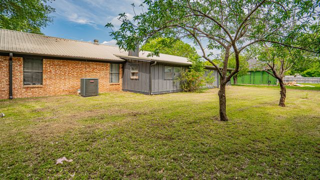 113 Wheeler Street, Glen Rose, TX 76043