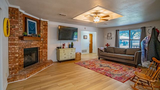 113 Wheeler Street, Glen Rose, TX 76043
