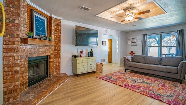 113 Wheeler Street, Glen Rose, TX 76043