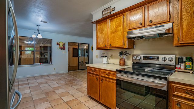 113 Wheeler Street, Glen Rose, TX 76043