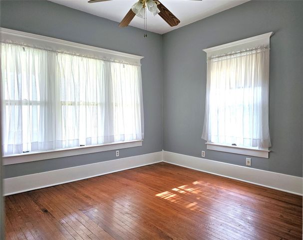 315 High Street, Tomball, TX 77375