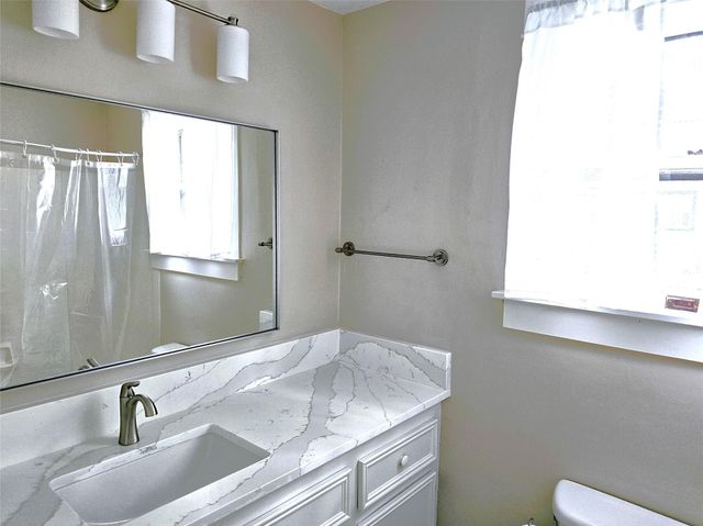 315 High Street, Tomball, TX 77375