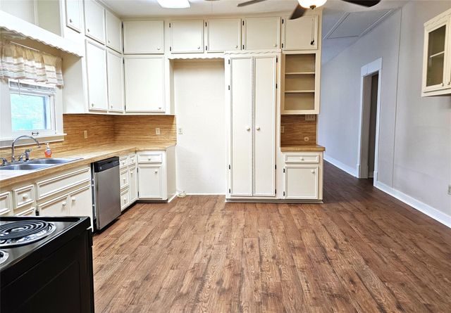 315 High Street, Tomball, TX 77375