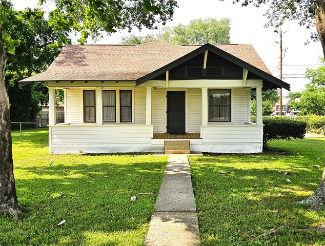 315 High Street, Tomball, TX 77375