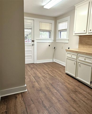 315 High Street, Tomball, TX 77375