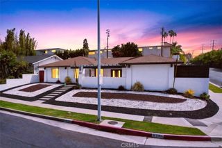 6754 S Garth, Los Angeles, CA 90056