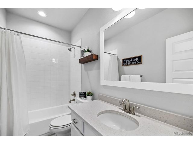 2102 Bouquet Dr, Windsor, CO 80550