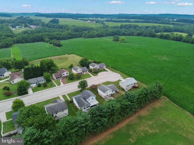 51 MASON DIXON DR, Littlestown, PA 17340