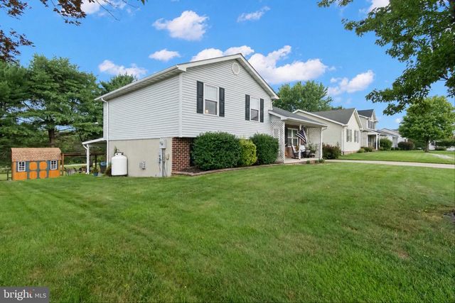 51 MASON DIXON DR, Littlestown, PA 17340