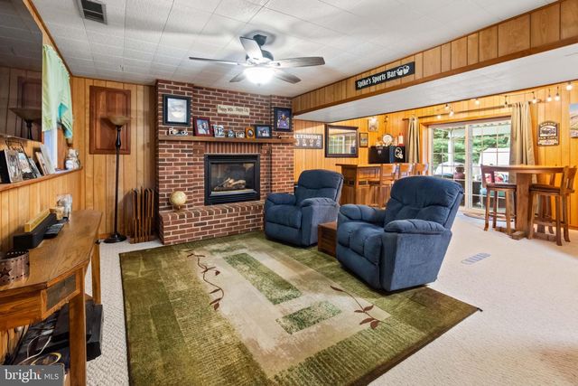 51 MASON DIXON DR, Littlestown, PA 17340