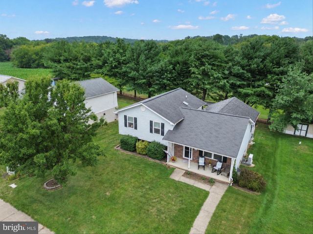 51 MASON DIXON DR, Littlestown, PA 17340