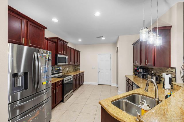 3504 Topaz Cir, Navarre, FL 32566