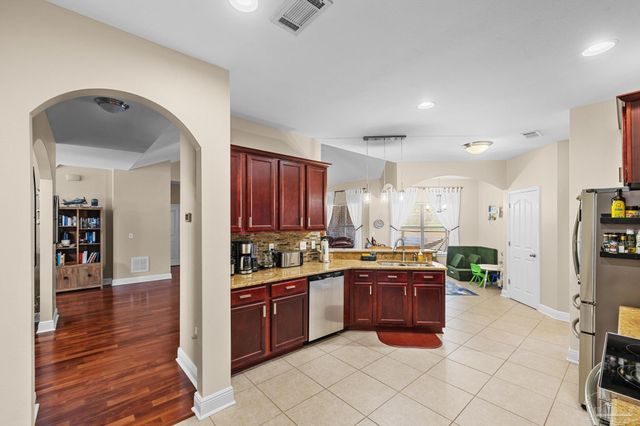 3504 Topaz Cir, Navarre, FL 32566