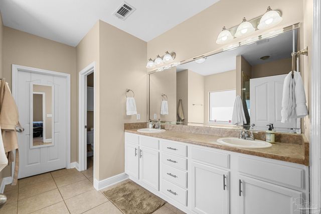 3504 Topaz Cir, Navarre, FL 32566