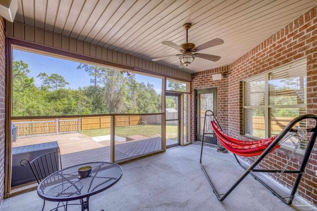 3504 Topaz Cir, Navarre, FL 32566