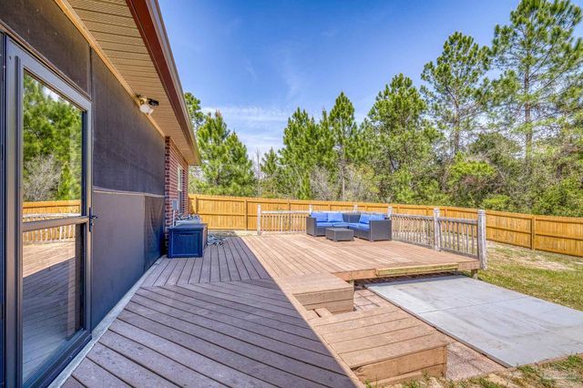 3504 Topaz Cir, Navarre, FL 32566