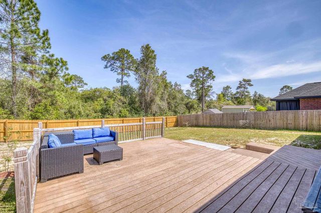 3504 Topaz Cir, Navarre, FL 32566