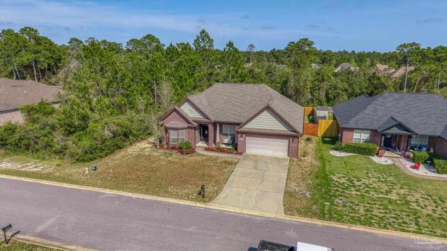 3504 Topaz Cir, Navarre, FL 32566