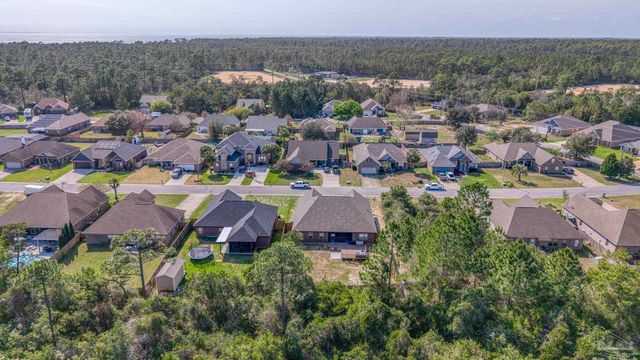 3504 Topaz Cir, Navarre, FL 32566