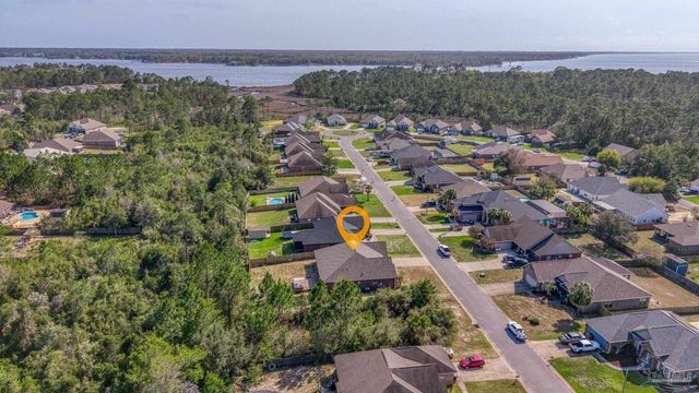 3504 Topaz Cir, Navarre, FL 32566