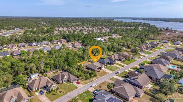 3504 Topaz Cir, Navarre, FL 32566