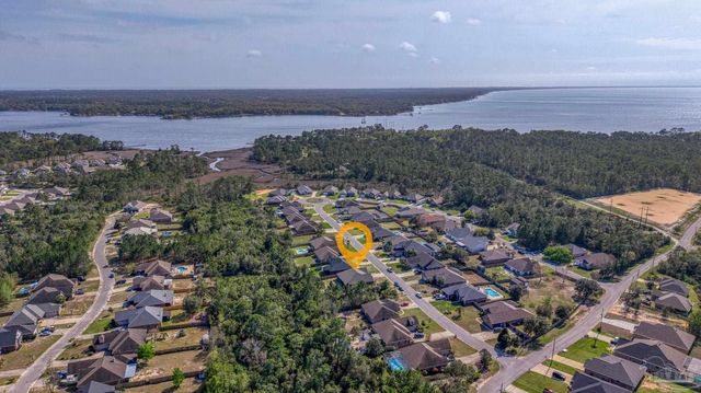 3504 Topaz Cir, Navarre, FL 32566