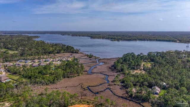 3504 Topaz Cir, Navarre, FL 32566